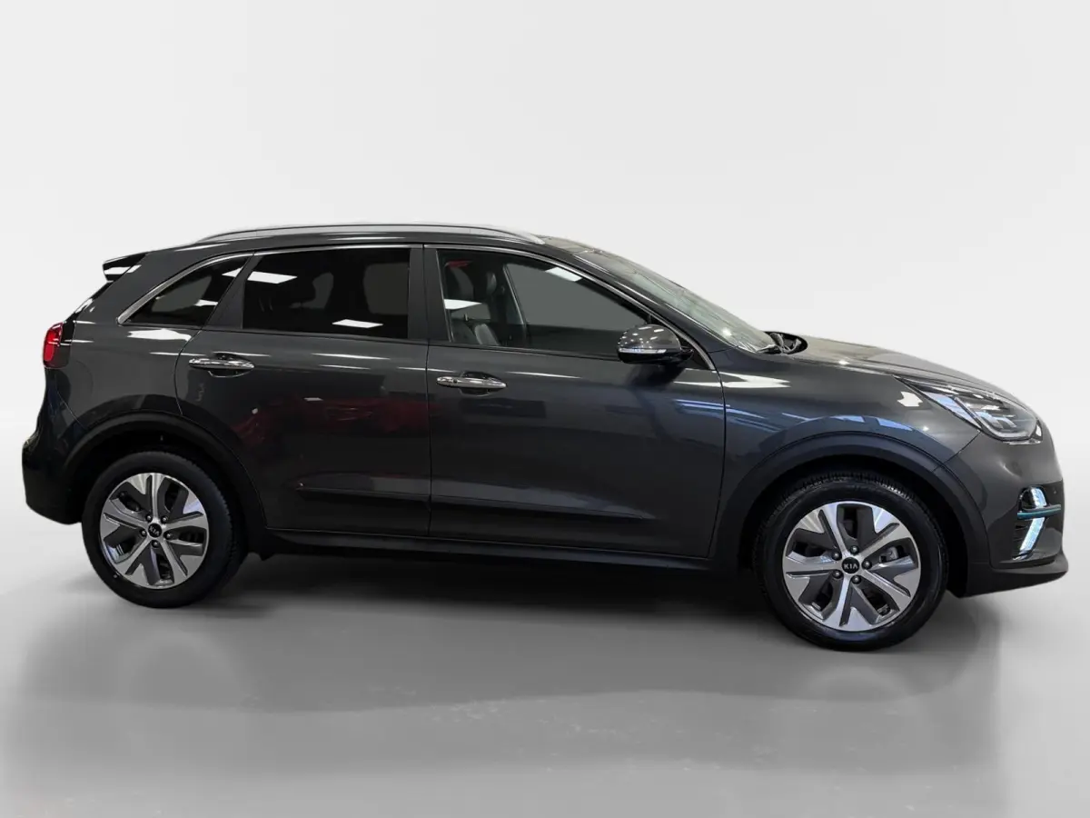 DynamicPlusLine 64 kWh | Navigatie | Camera | Apple Carplay/Android Auto | Adaptieve Cruise Control | Stoel/Stuurverwarming | Lichtmetalen Velgen |
