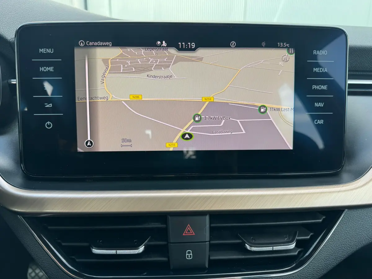 1.0 TSI Automaat Style * Navigatie * Camera * Stoelverwarming * Digitale Cockpit *