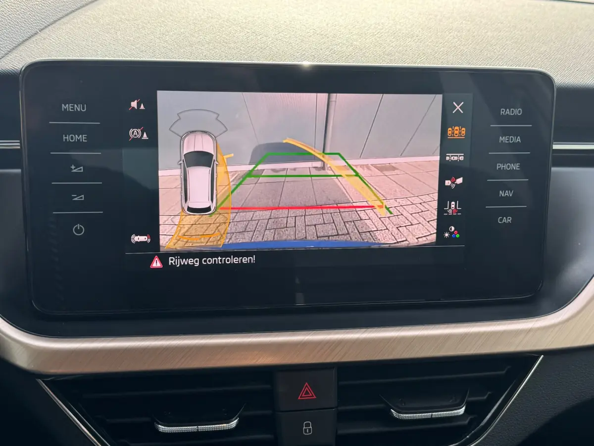 1.0 TSI Automaat Style * Navigatie * Camera * Stoelverwarming * Digitale Cockpit *