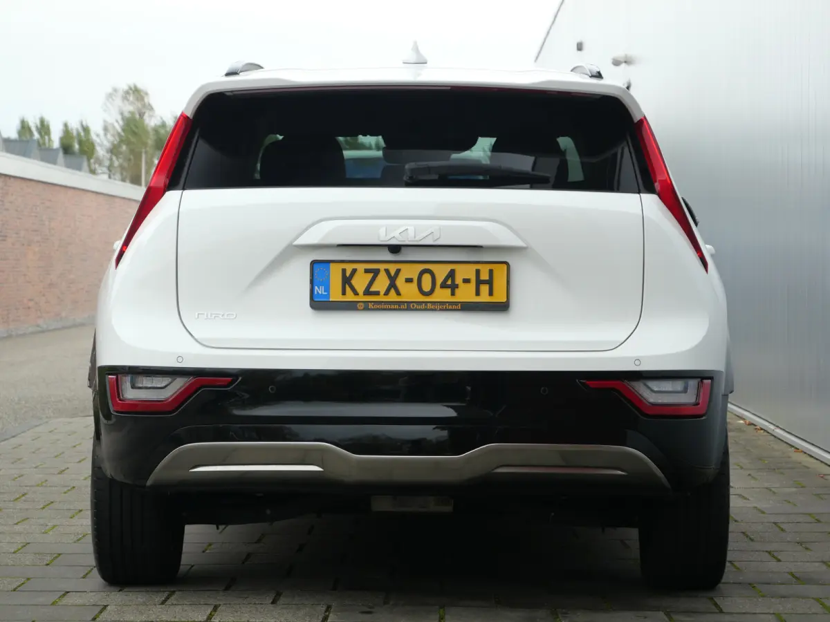Plus 64.8 kWh 204 Pk Automaat Navi / DAB / Camera / Leer / Apple Carplay / SOH 98,3%