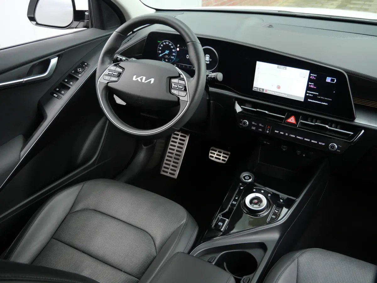Plus 64.8 kWh 204 Pk Automaat Navi / DAB / Camera / Leer / Apple Carplay / SOH 98,3%