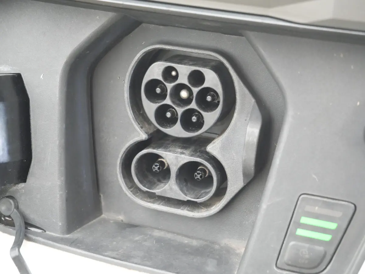 Plus 64.8 kWh 204 Pk Automaat Navi / DAB / Camera / Leer / Apple Carplay / SOH 98,3%