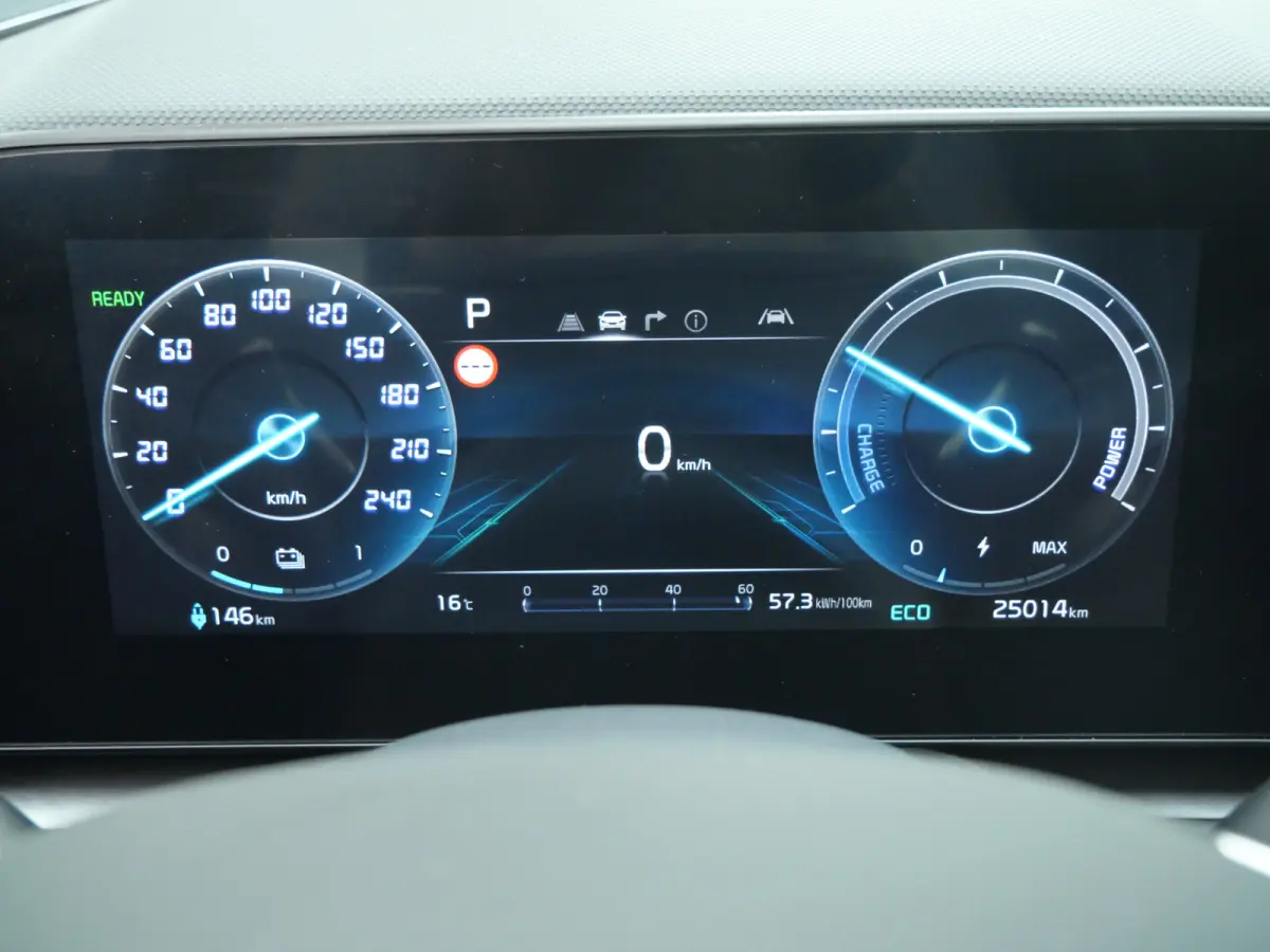 Plus 64.8 kWh 204 Pk Automaat Navi / DAB / Camera / Leer / Apple Carplay / SOH 98,3%