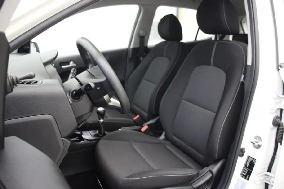 1.0 DPI ComfortLine 5 Deurs - Airco, Cruise