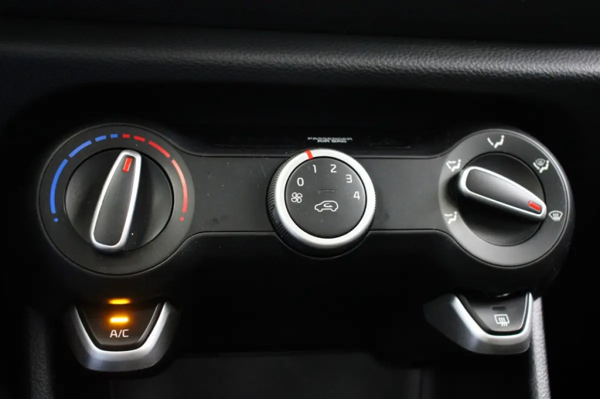 1.0 DPI ComfortLine 5 Deurs - Airco, Cruise