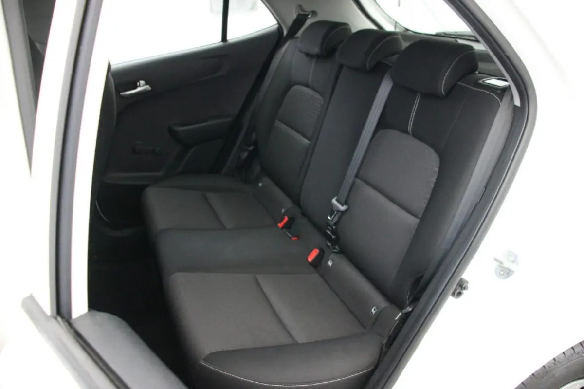 1.0 DPI ComfortLine 5 Deurs - Airco, Cruise