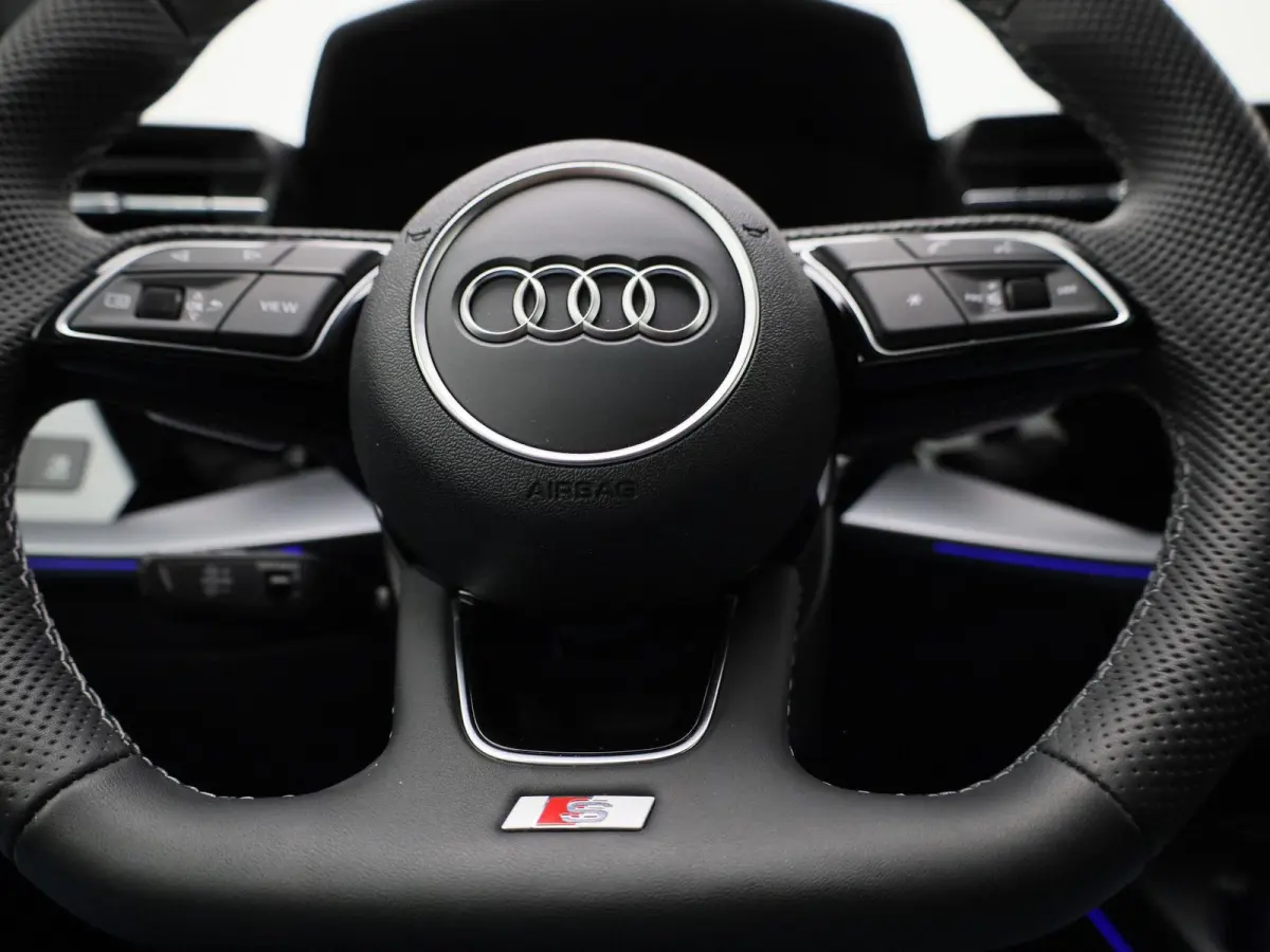 35 TFSI S edition | Automaat | Apple Carplay / Android Auto | S-Line | Sonos Audio | Parkeersensoren | Sfeerverlichting |