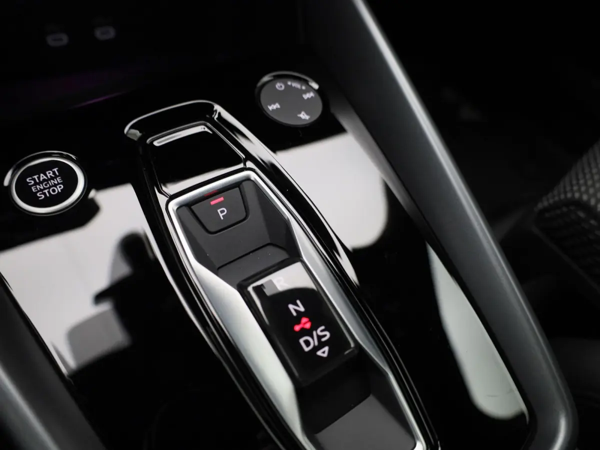 35 TFSI S edition | Automaat | Apple Carplay / Android Auto | S-Line | Sonos Audio | Parkeersensoren | Sfeerverlichting |