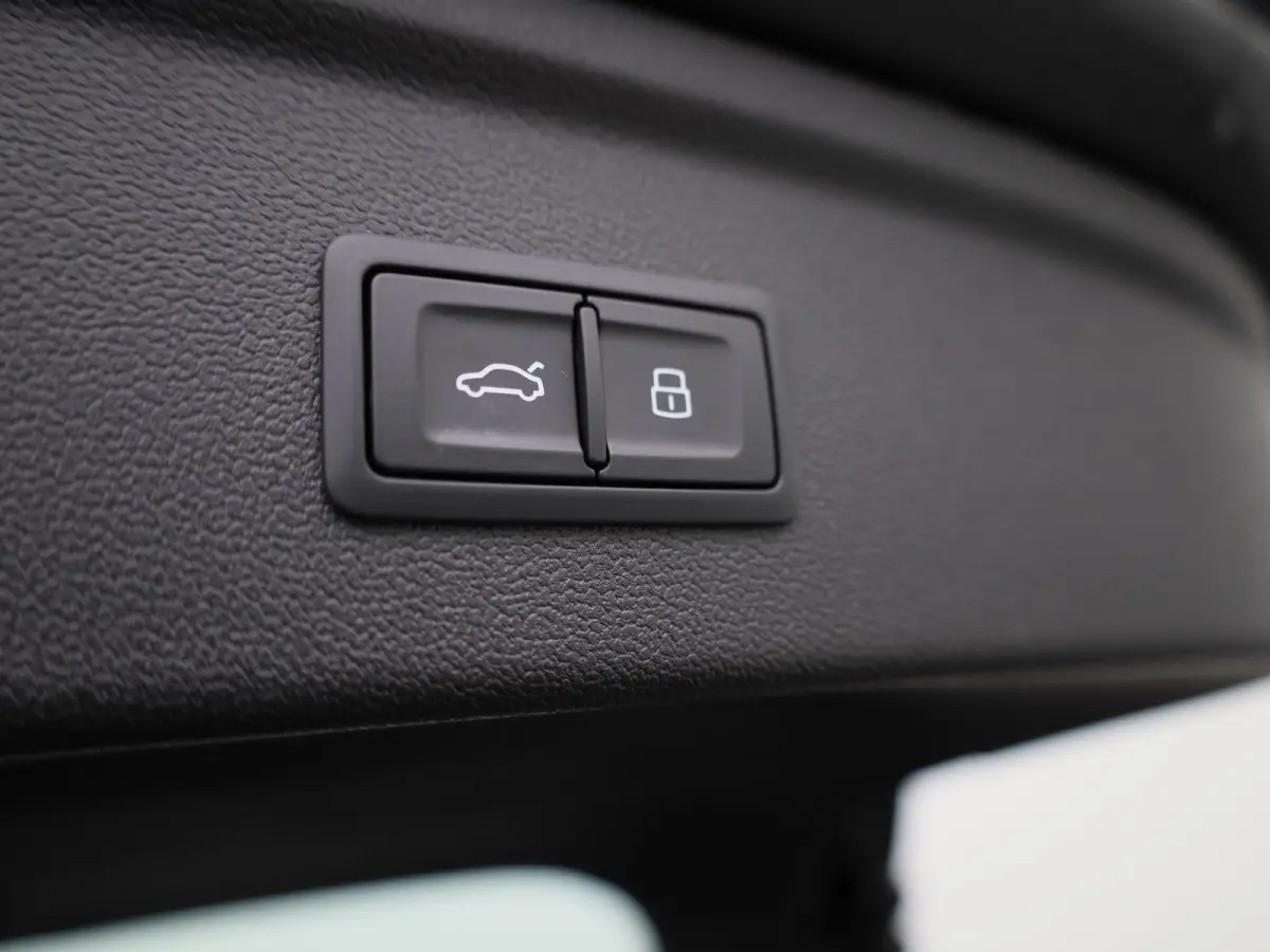 35 TFSI S edition | Automaat | Apple Carplay / Android Auto | S-Line | Sonos Audio | Parkeersensoren | Sfeerverlichting |