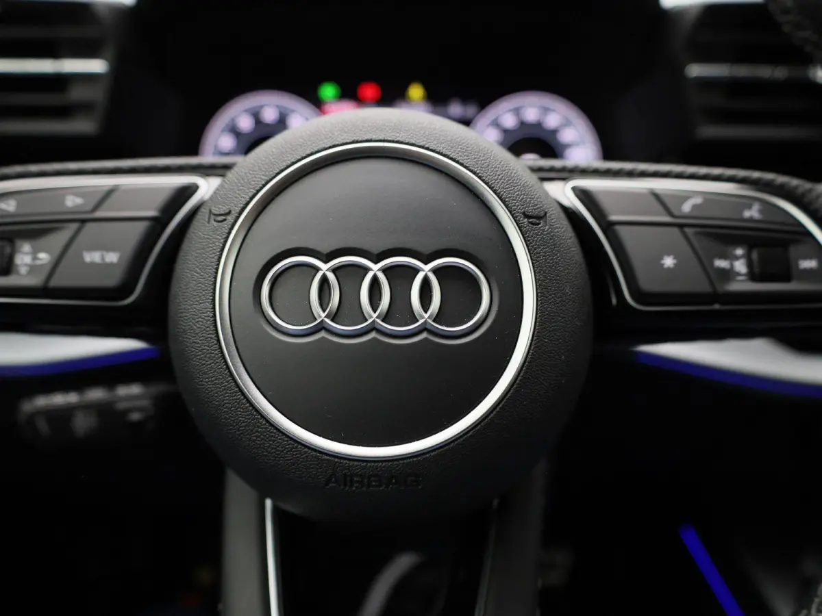 35 TFSI S edition | Automaat | Apple Carplay / Android Auto | S-Line | Sonos Audio | Parkeersensoren | Sfeerverlichting |