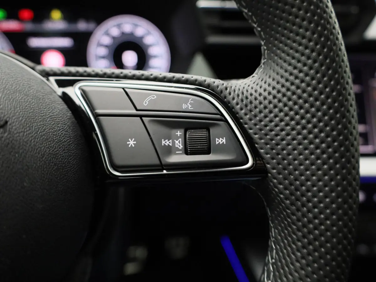 35 TFSI S edition | Automaat | Apple Carplay / Android Auto | S-Line | Sonos Audio | Parkeersensoren | Sfeerverlichting |