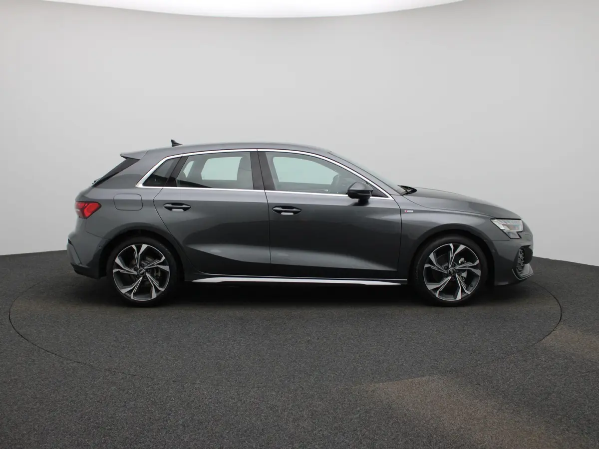 35 TFSI S edition | Automaat | Apple Carplay / Android Auto | S-Line | Sonos Audio | Parkeersensoren | Sfeerverlichting |