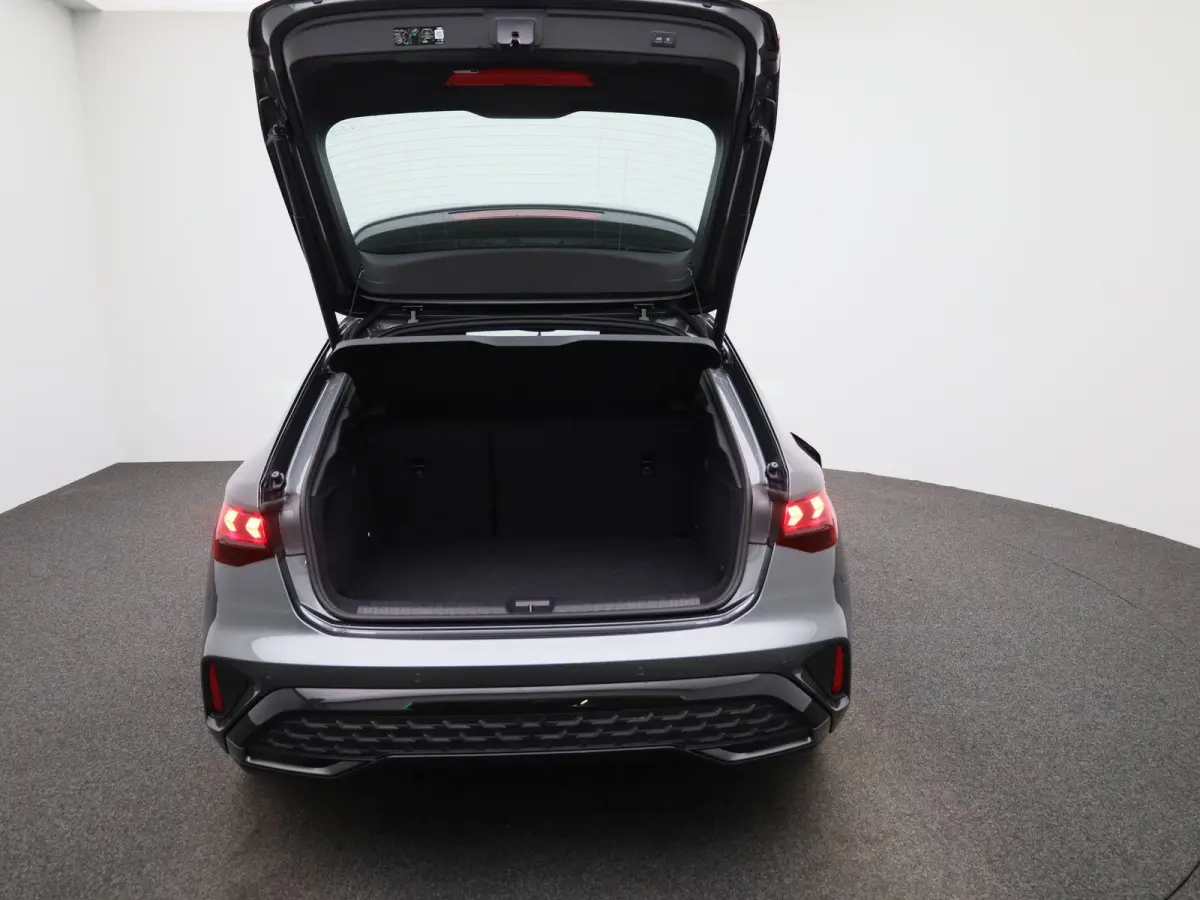 35 TFSI S edition | Automaat | Apple Carplay / Android Auto | S-Line | Sonos Audio | Parkeersensoren | Sfeerverlichting |