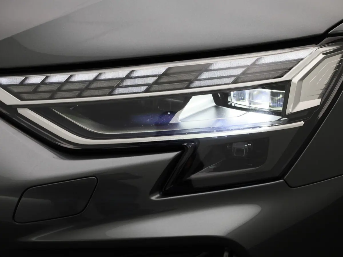35 TFSI S edition | Automaat | Apple Carplay / Android Auto | S-Line | Sonos Audio | Parkeersensoren | Sfeerverlichting |