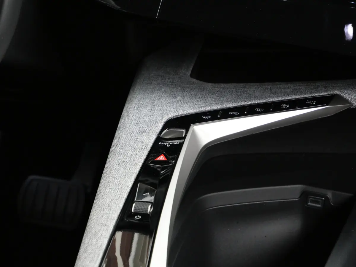 Allure 73 kWh 7persoons 214 Pk Automaat Apple Carplay / DAB / Camera / SOH 98,7 %