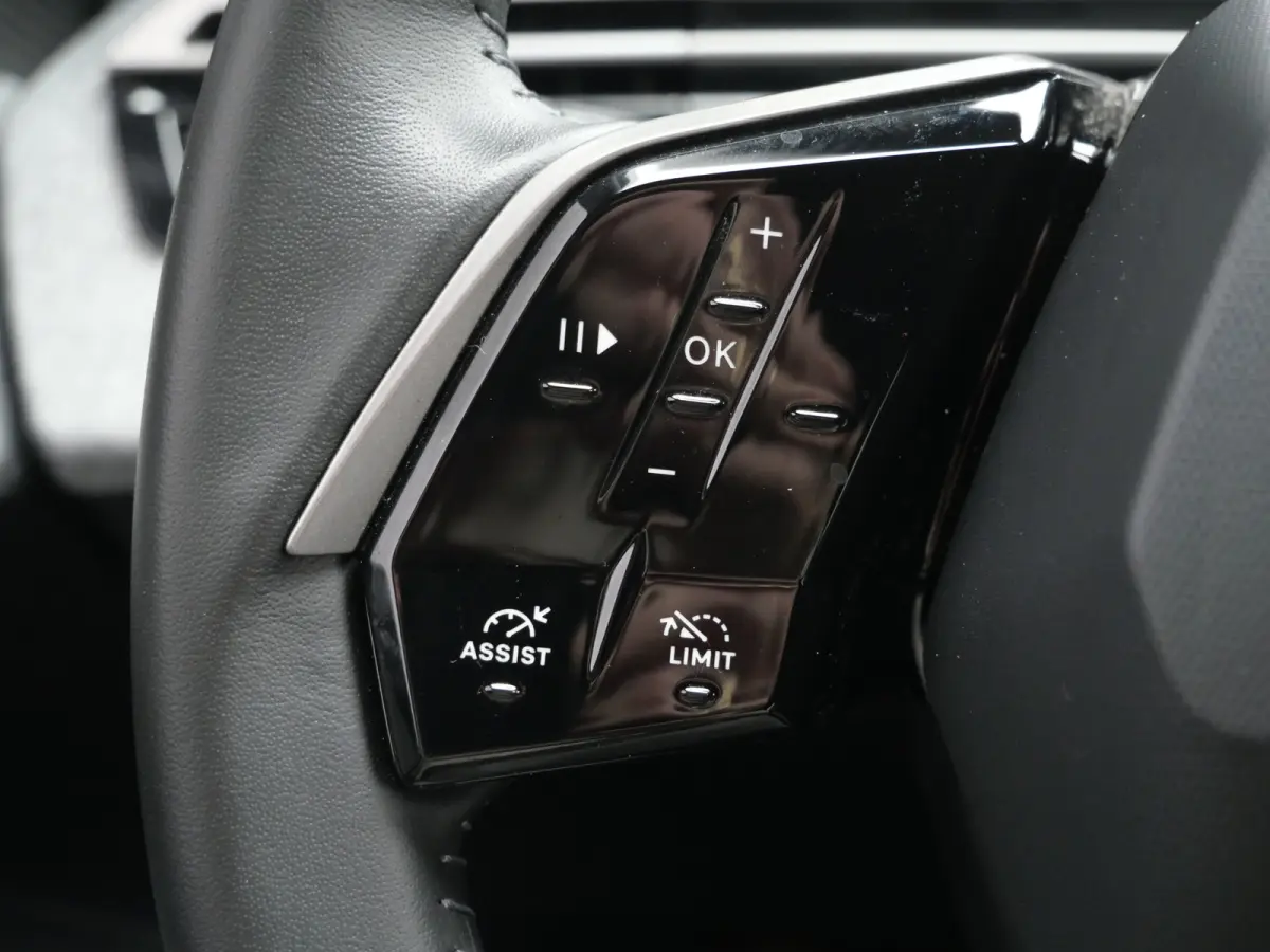 Allure 73 kWh 7persoons 214 Pk Automaat Apple Carplay / DAB / Camera / SOH 98,7 %
