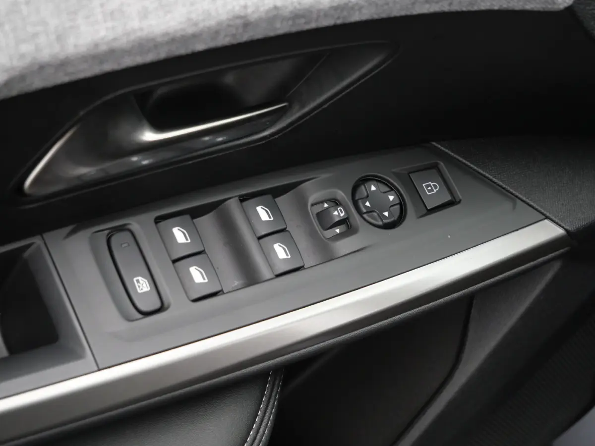 Allure 73 kWh 7persoons 214 Pk Automaat Apple Carplay / DAB / Camera / SOH 98,7 %