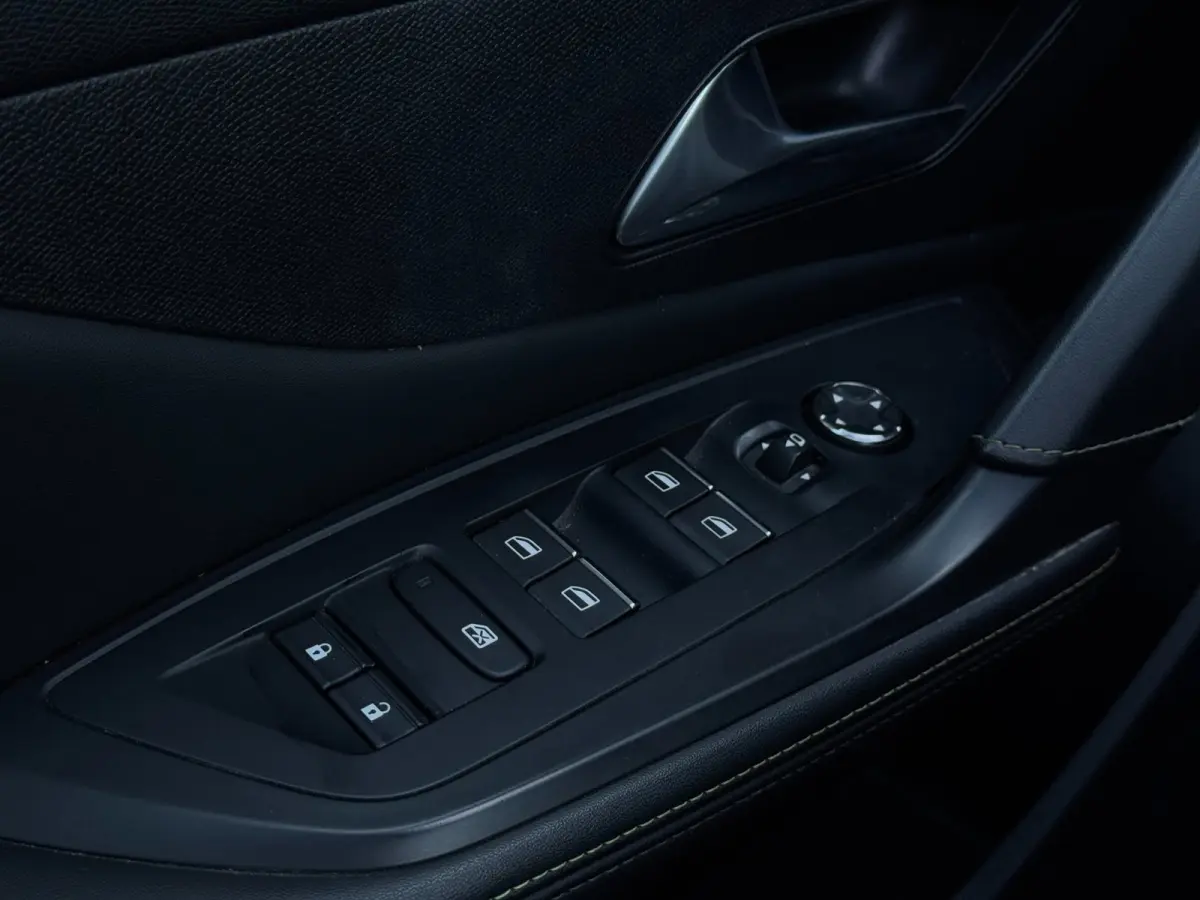1.2 PureTech GT Line | Pano | Camera | Alcantara