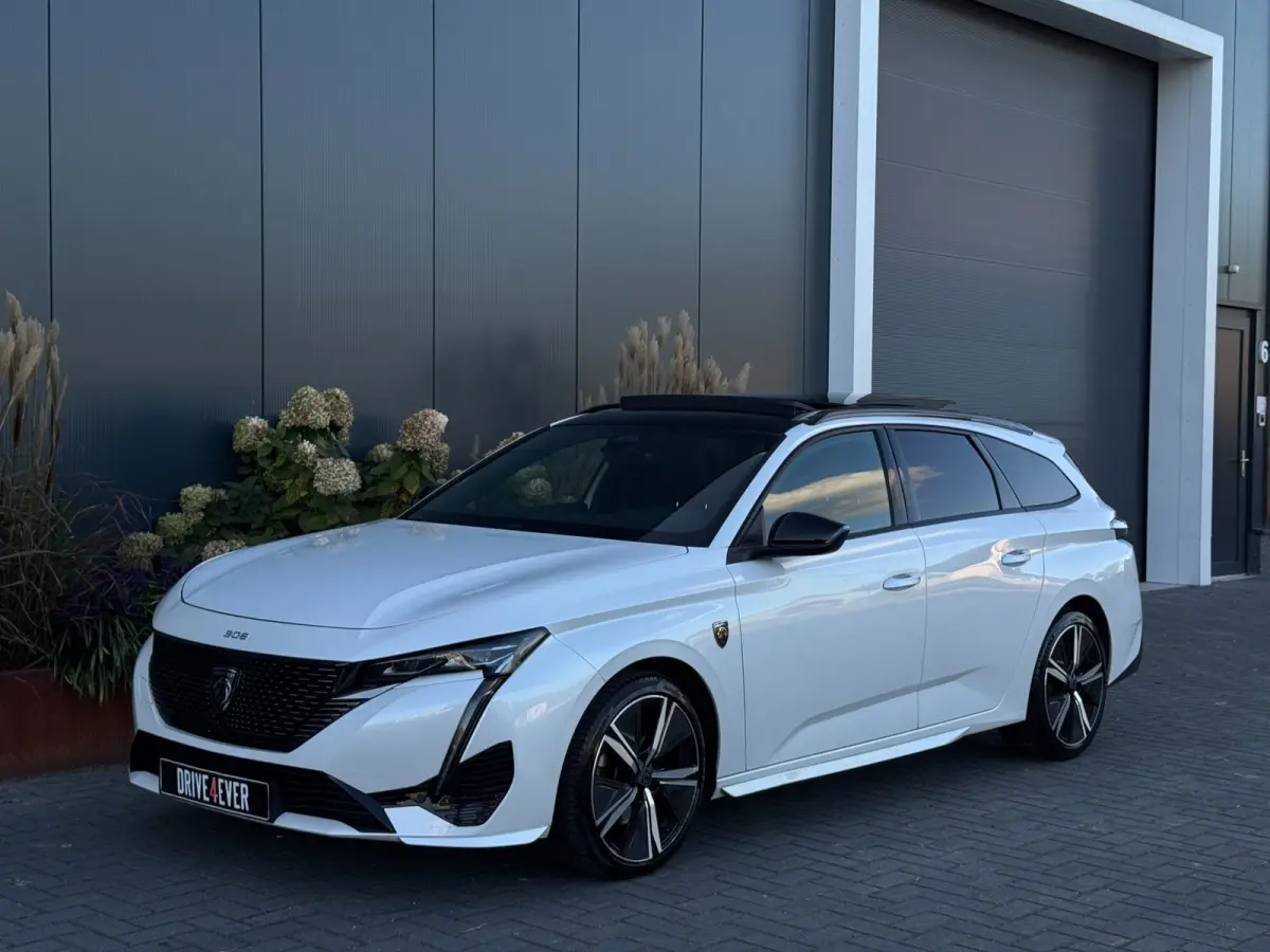 1.2 PureTech GT Line | Pano | Camera | Alcantara