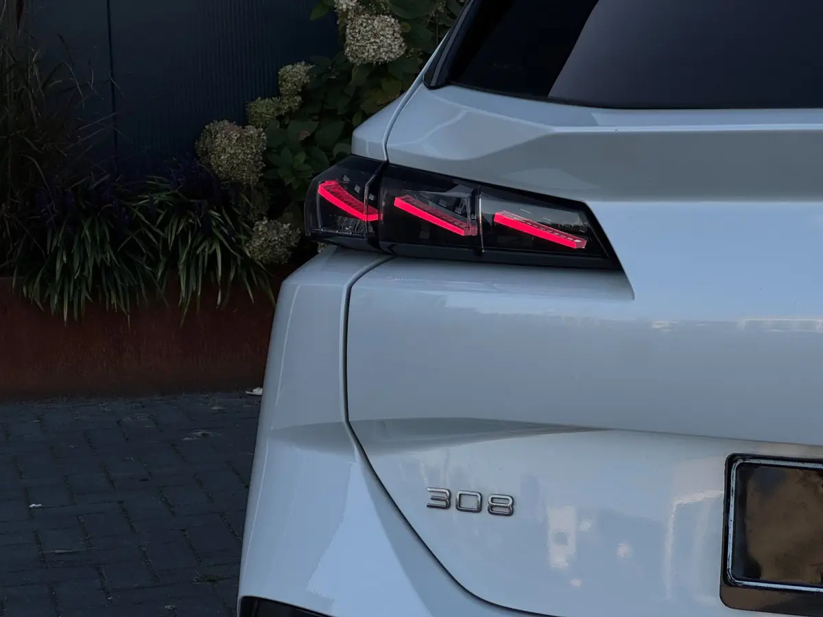 1.2 PureTech GT Line | Pano | Camera | Alcantara