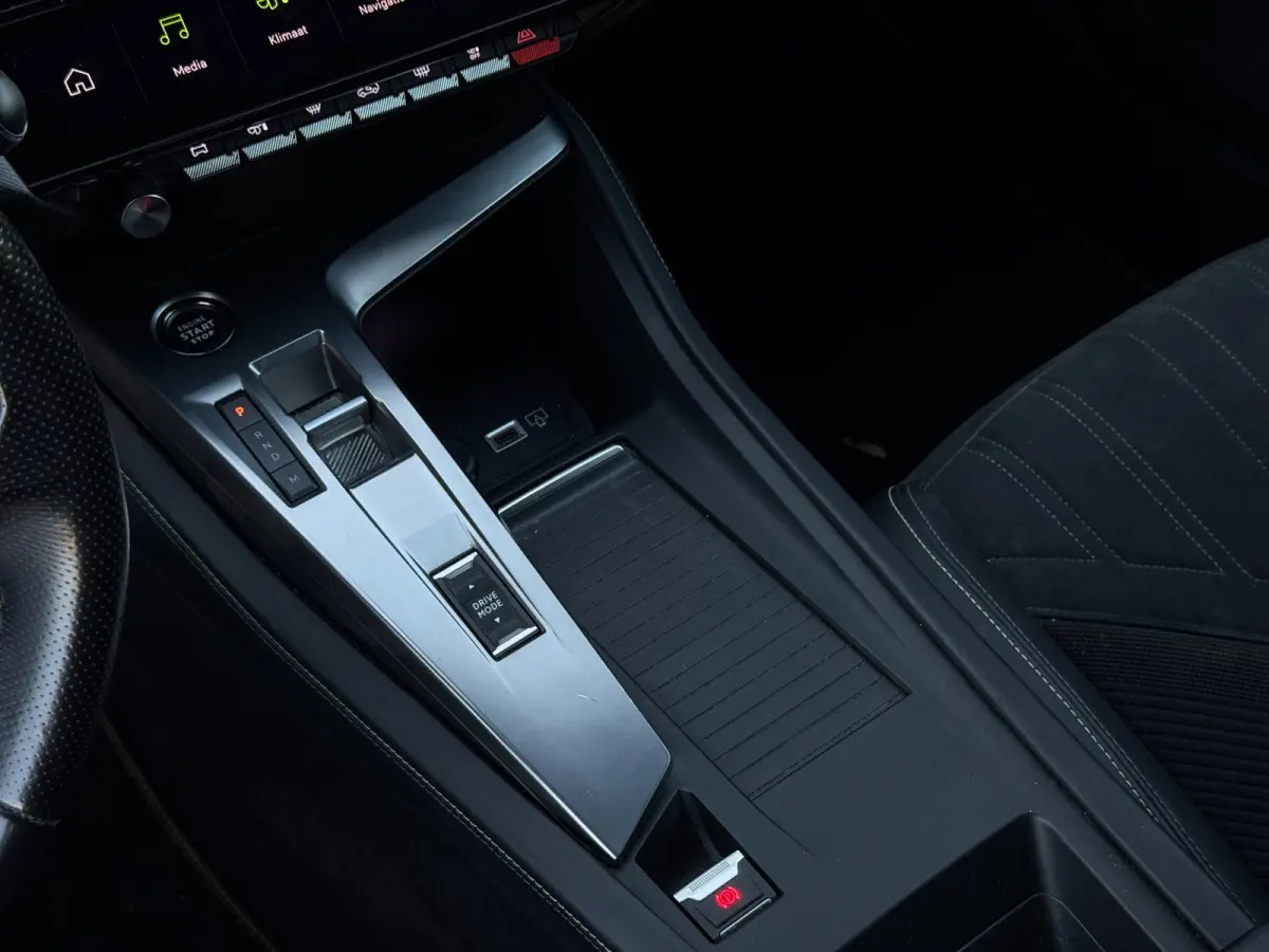 1.2 PureTech GT Line | Pano | Camera | Alcantara