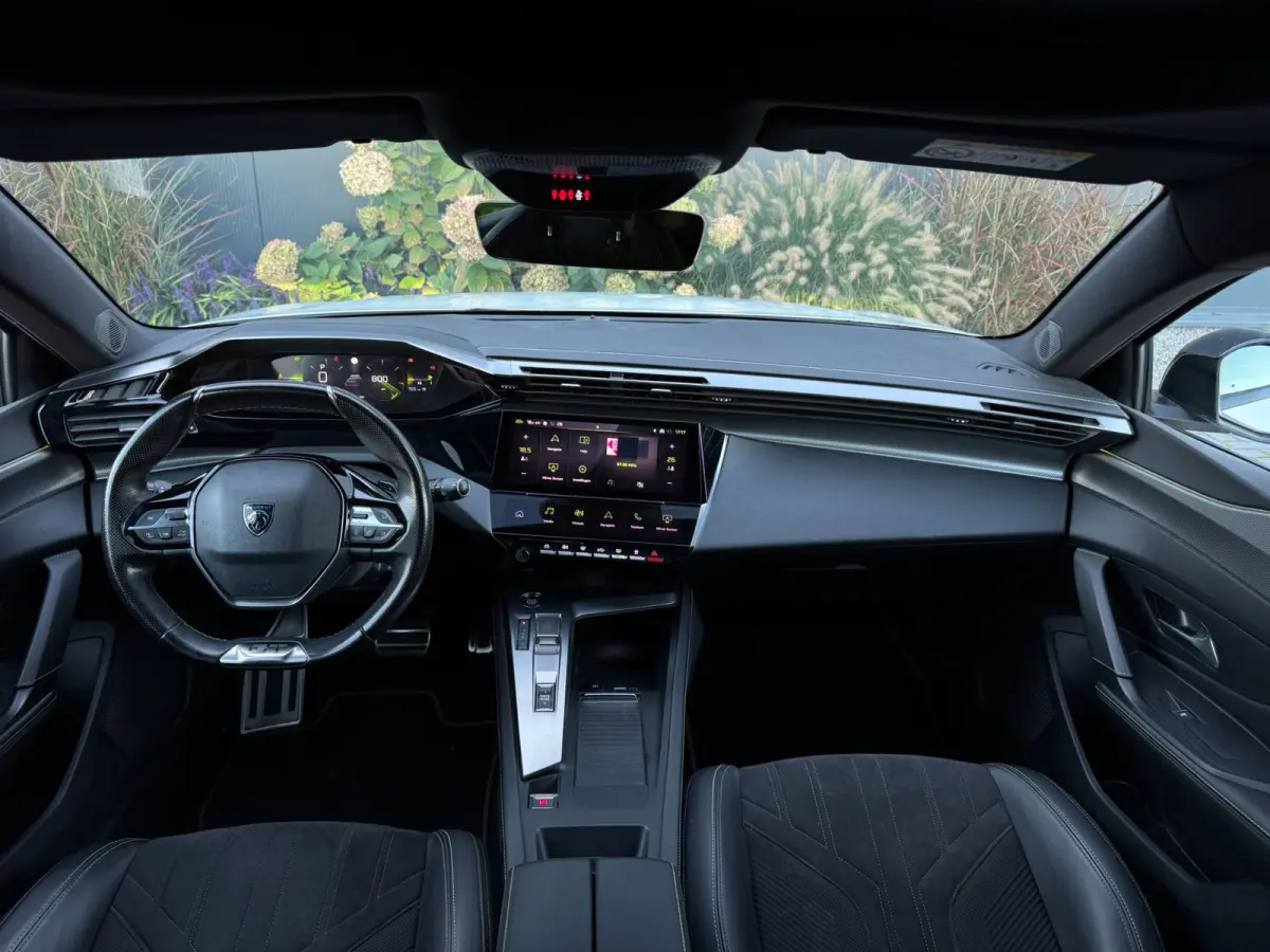 1.2 PureTech GT Line | Pano | Camera | Alcantara