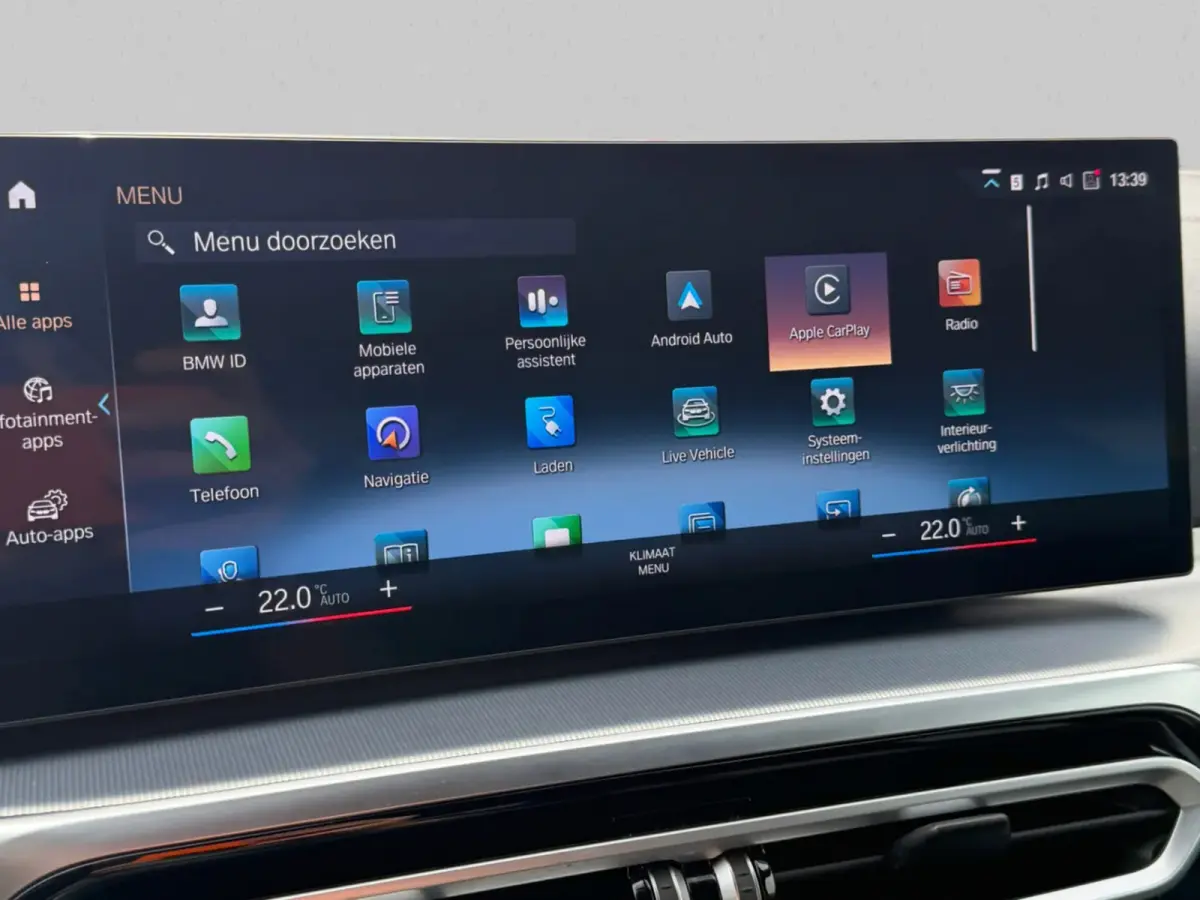 EDrive40 84 kWh M-sport 94% SOH (NL-auto,1e eig, Dealer OndH, Carplay, SfeerV, Trekhaak,Camera, Lane A, Active Cruise, Etc)