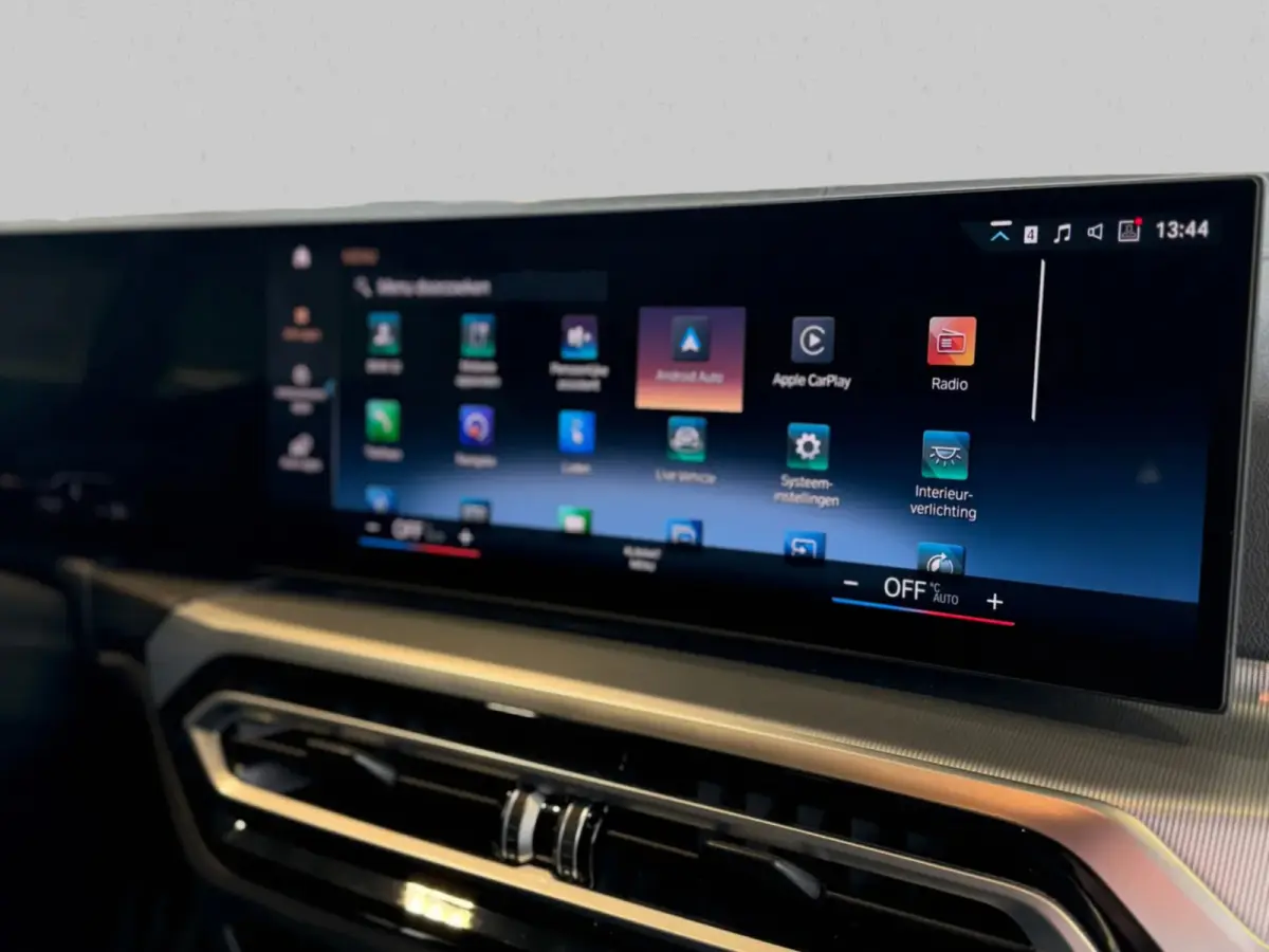 EDrive40 84 kWh M-sport 94% SOH (NL-auto,1e eig, Dealer OndH, Carplay, SfeerV, Trekhaak,Camera, Lane A, Active Cruise, Etc)