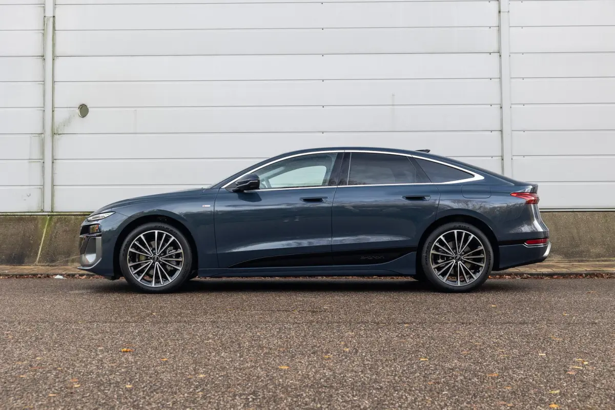 286pk Advanced edition 83 kWh | Trekhaak | Verwarmbaar stuur | Keyless entry