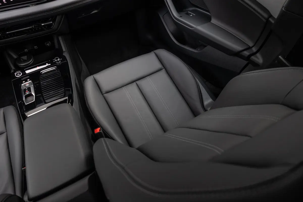 286pk Advanced edition 83 kWh | Trekhaak | Verwarmbaar stuur | Keyless entry