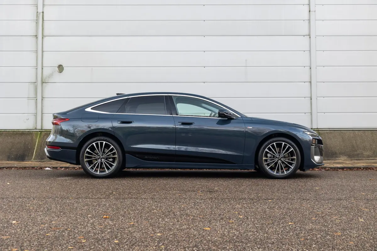 286pk Advanced edition 83 kWh | Trekhaak | Verwarmbaar stuur | Keyless entry