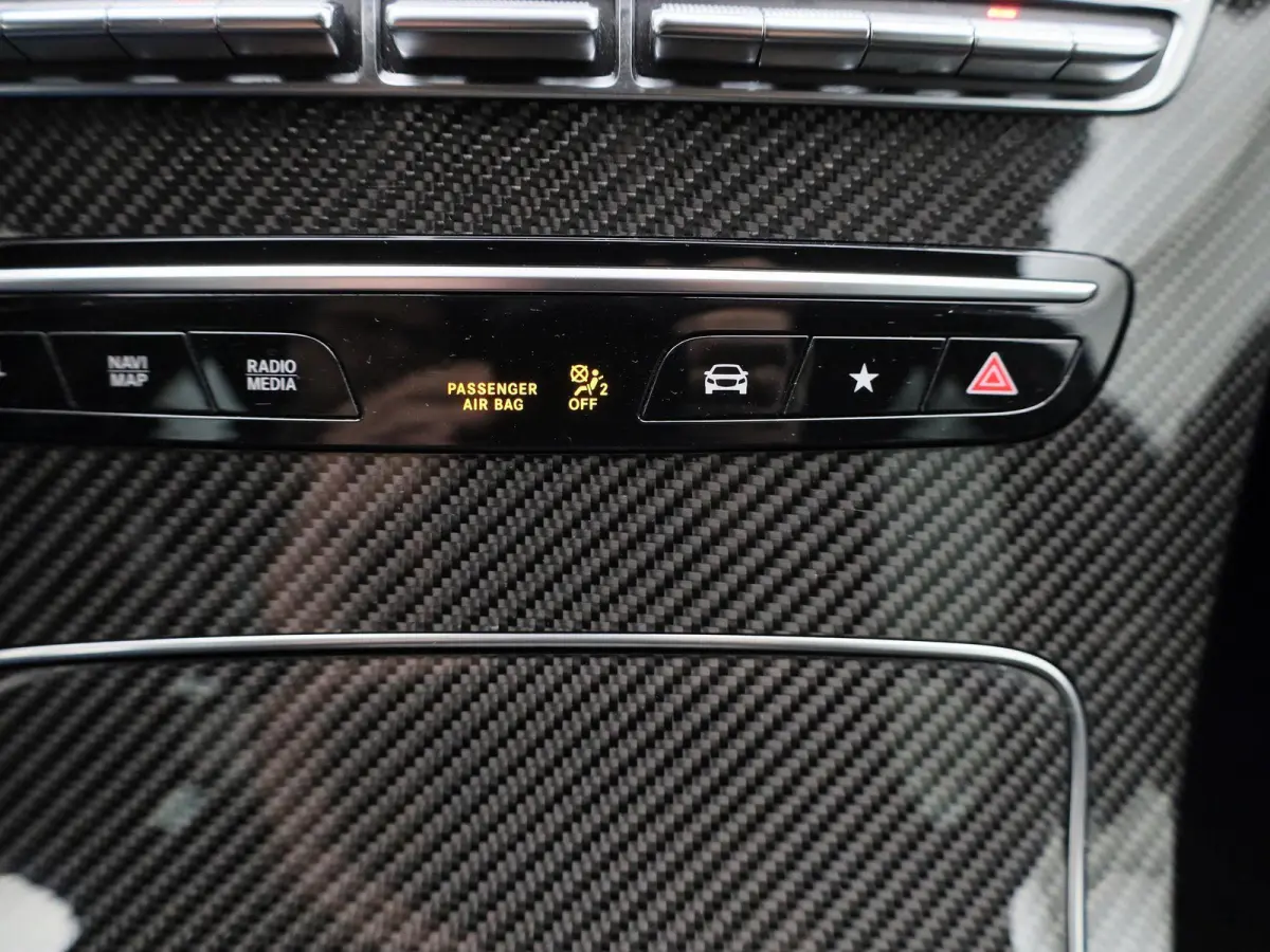 200 4MATIC Premium Plus | Automaat | Apple Carplay / Android Auto | Schuif / Open dak | Stoelverwarming | Achteruitrijcamera | Parkeersensoren | Trekhaak |