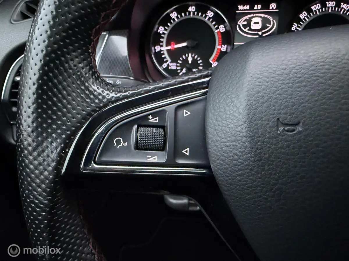 1.0 TSI MONTE CARLO CLIMA*CRUISE*PANODAK*17INCH