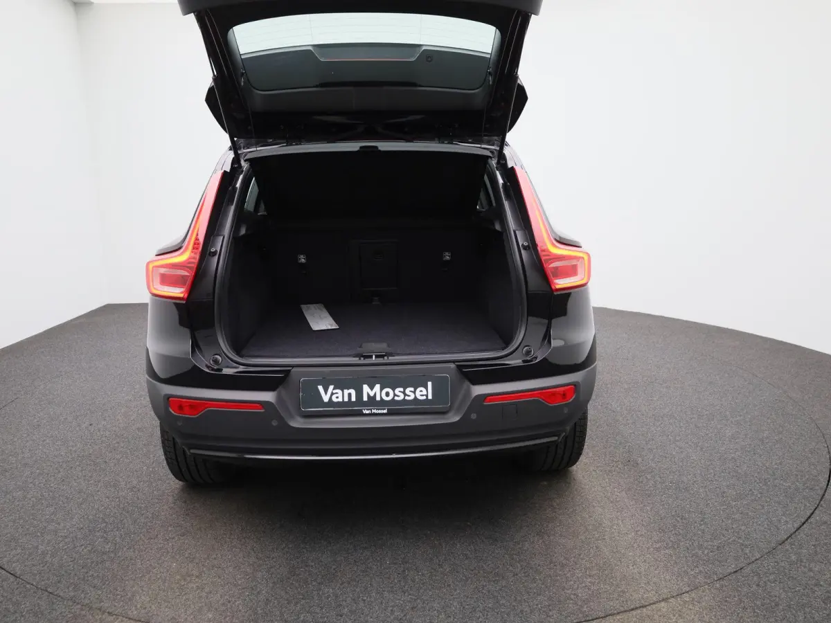 Core | Automaat | Apple Carplay / Android Auto | Stoelverwarming | Achteruitrijcamera | Parkeersensoren |
