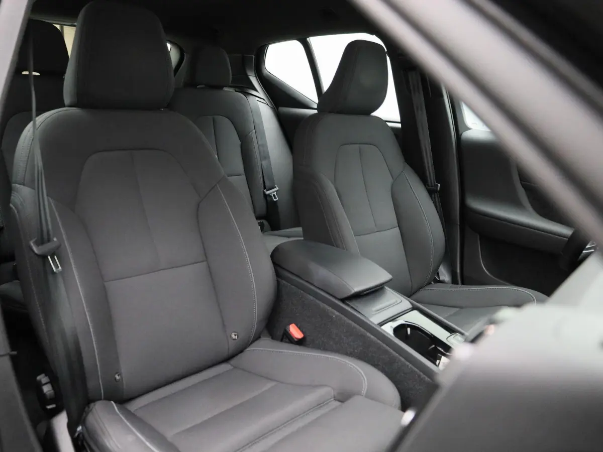 Core | Automaat | Apple Carplay / Android Auto | Stoelverwarming | Achteruitrijcamera | Parkeersensoren |