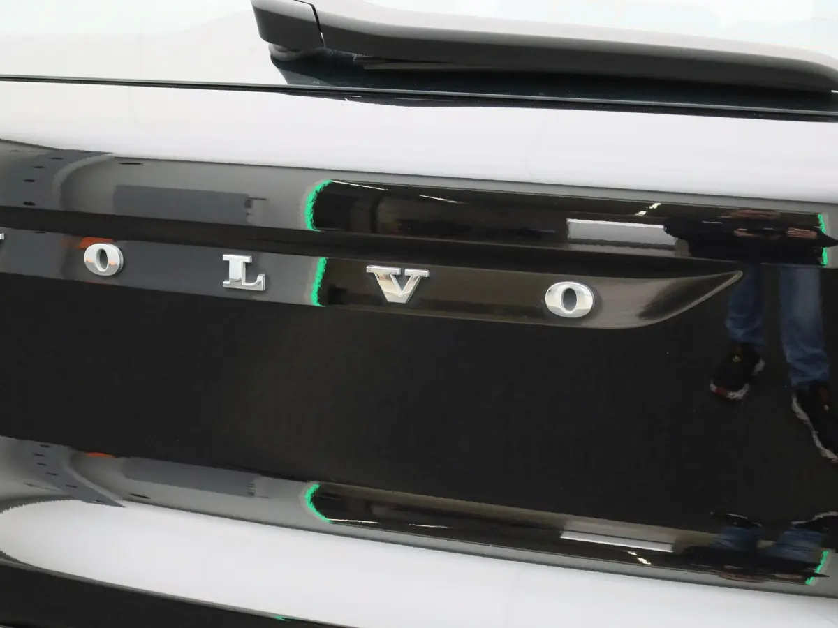 Core | Automaat | Apple Carplay / Android Auto | Stoelverwarming | Achteruitrijcamera | Parkeersensoren |