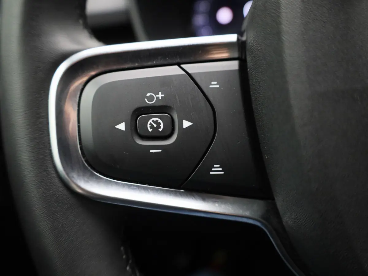 Core | Automaat | Apple Carplay / Android Auto | Stoelverwarming | Achteruitrijcamera | Parkeersensoren |