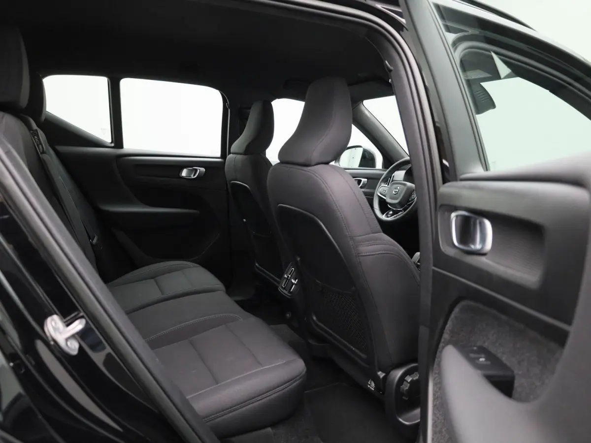 Core | Automaat | Apple Carplay / Android Auto | Stoelverwarming | Achteruitrijcamera | Parkeersensoren |