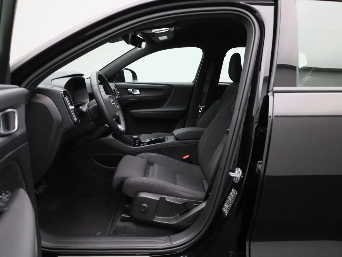 Core | Automaat | Apple Carplay / Android Auto | Stoelverwarming | Achteruitrijcamera | Parkeersensoren |