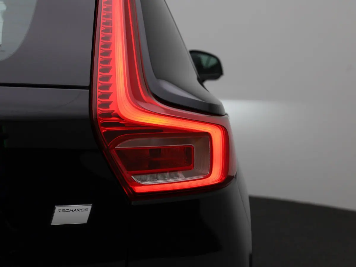 Core | Automaat | Apple Carplay / Android Auto | Stoelverwarming | Achteruitrijcamera | Parkeersensoren |