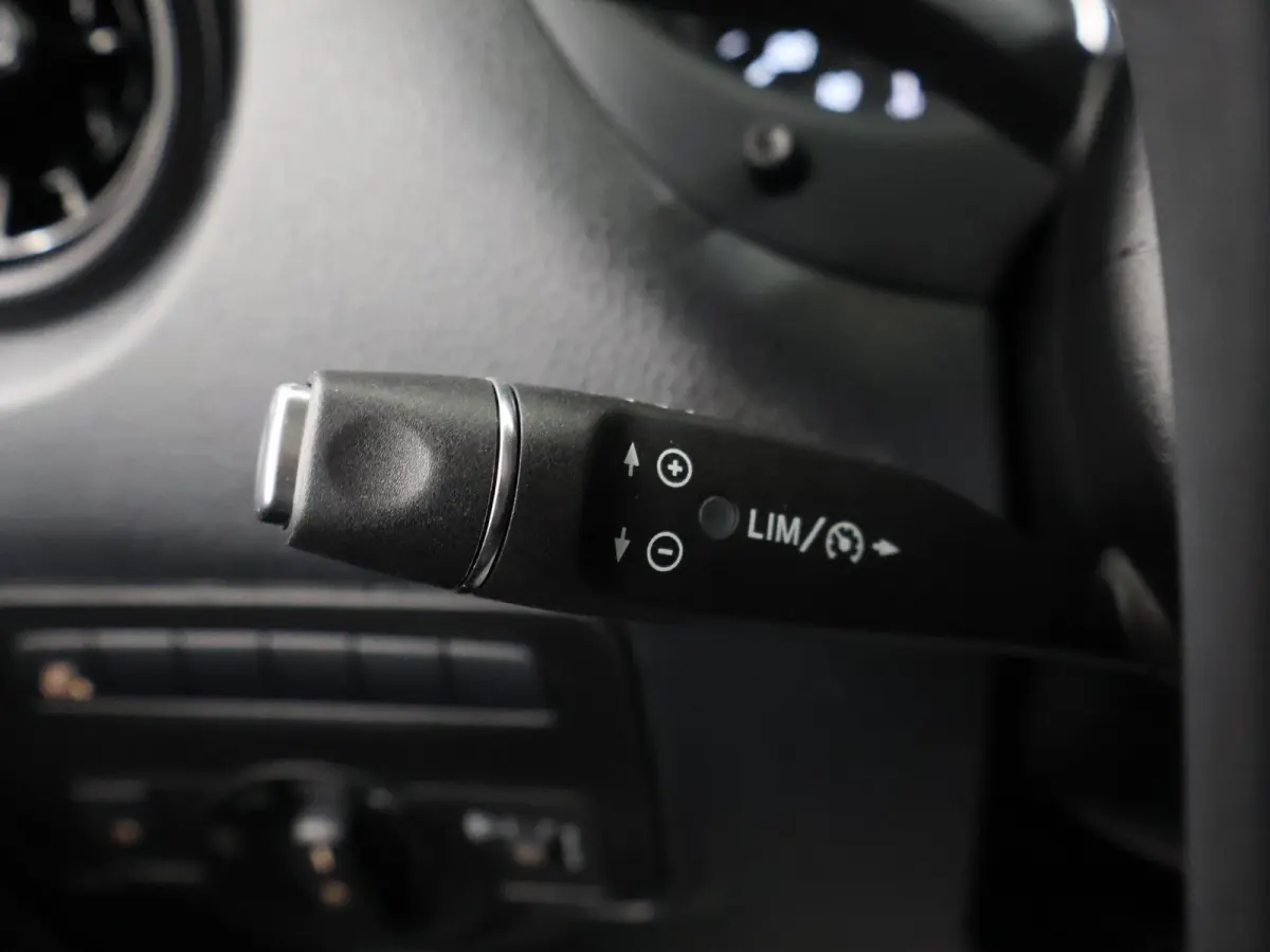 | L2 | 66 kWh | AIRCO | NAVIGATIE | PARKEERCAMERA | 3-ZITS | CRUISE CONTROL | STOELVERWARMING | CERTIFIED