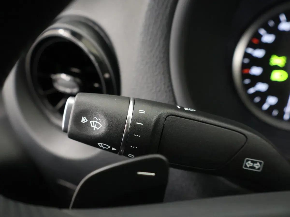 | L2 | 66 kWh | AIRCO | NAVIGATIE | PARKEERCAMERA | 3-ZITS | CRUISE CONTROL | STOELVERWARMING | CERTIFIED