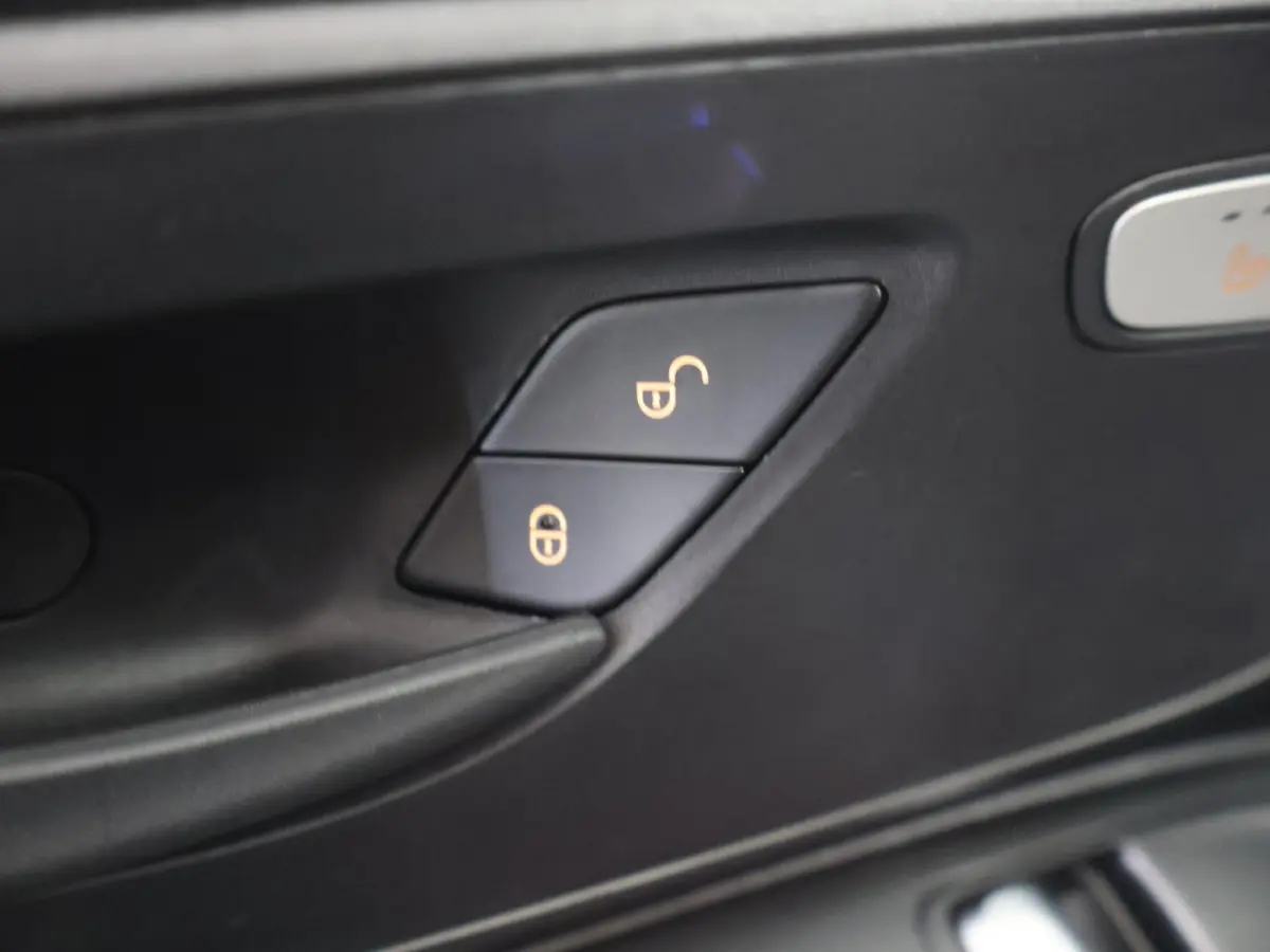 | L2 | 66 kWh | AIRCO | NAVIGATIE | PARKEERCAMERA | 3-ZITS | CRUISE CONTROL | STOELVERWARMING | CERTIFIED