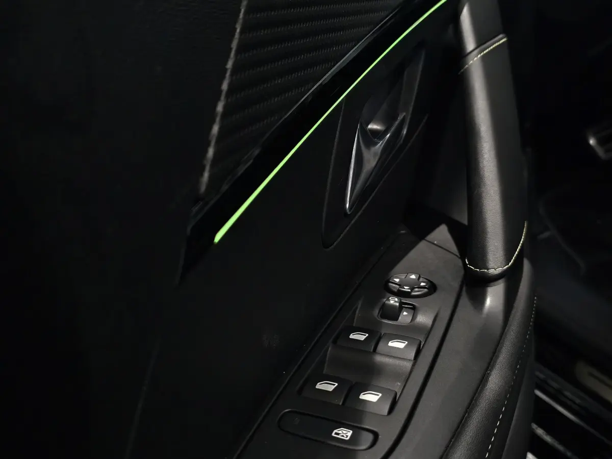 1.2 PureTech GT Pack