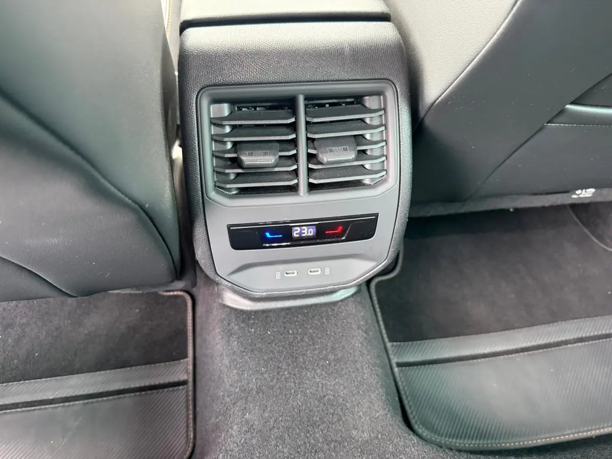 1.4 e-Hybrid Business|Rijklaar prijs|Elek. Trekhaak|Camera|Elek. klep|CarPlay|ACC|Sfeer|