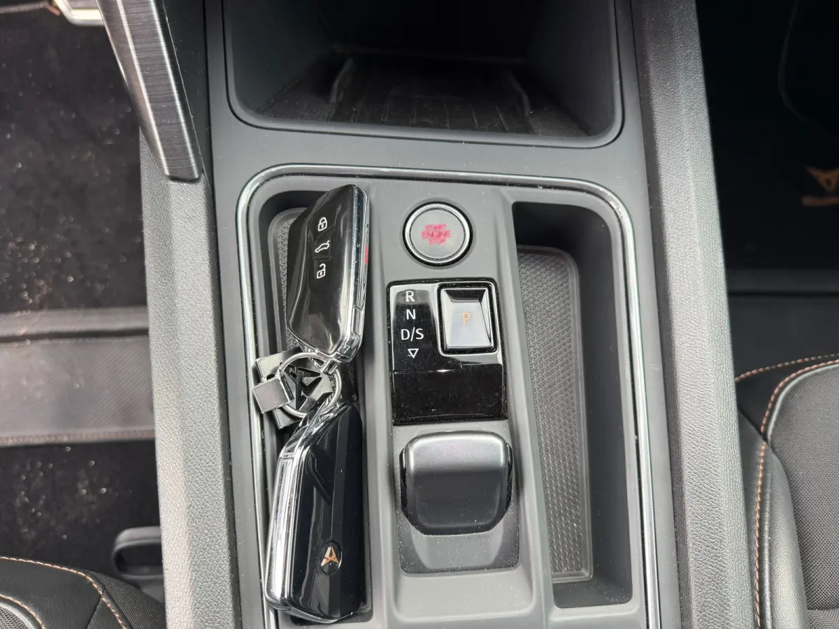 1.4 e-Hybrid Business|Rijklaar prijs|Elek. Trekhaak|Camera|Elek. klep|CarPlay|ACC|Sfeer|