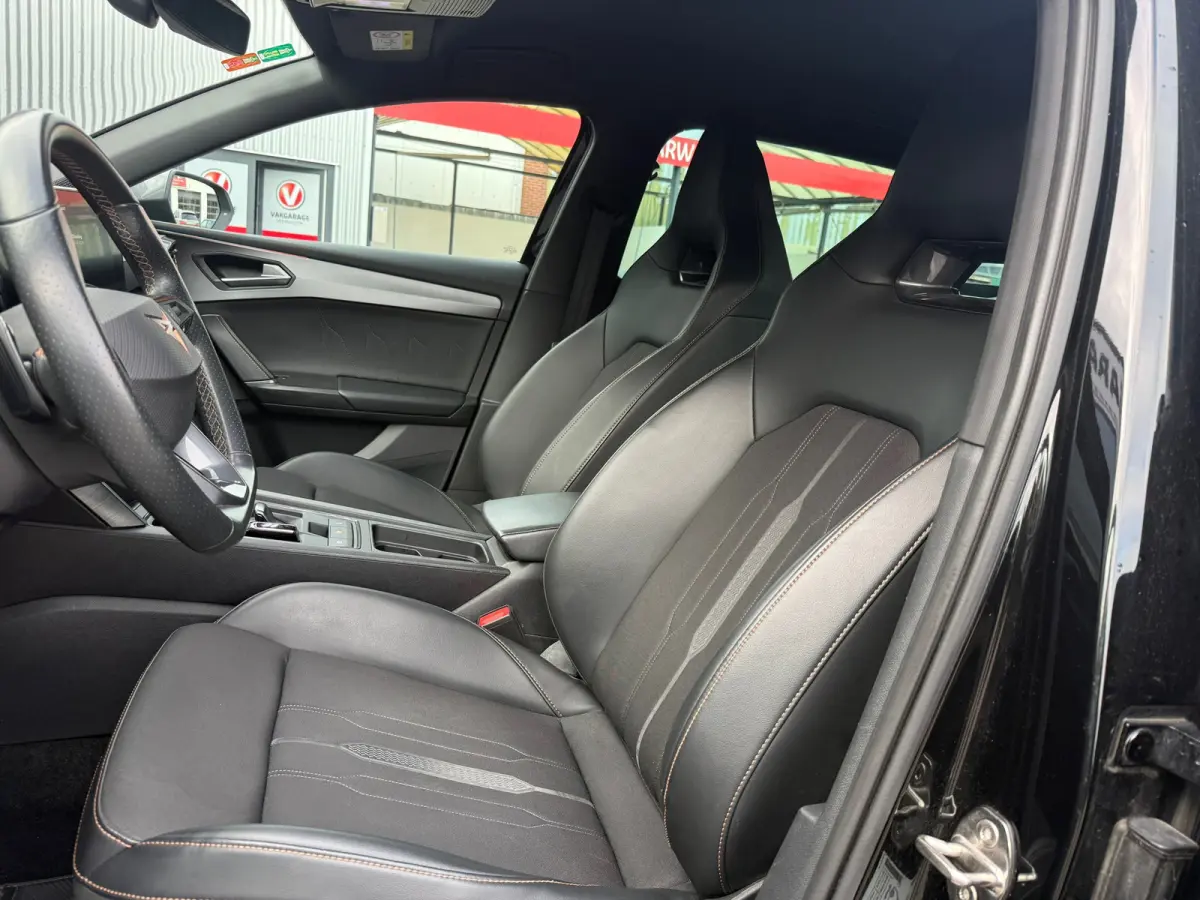 1.4 e-Hybrid Business|Rijklaar prijs|Elek. Trekhaak|Camera|Elek. klep|CarPlay|ACC|Sfeer|
