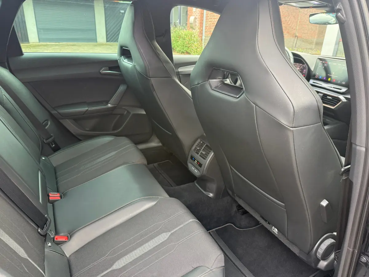 1.4 e-Hybrid Business|Rijklaar prijs|Elek. Trekhaak|Camera|Elek. klep|CarPlay|ACC|Sfeer|