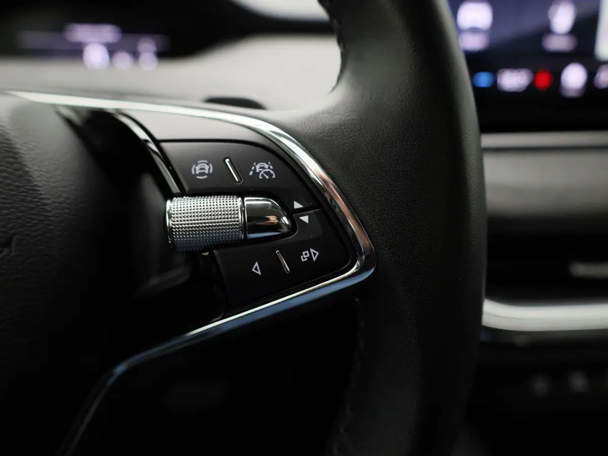 80 Business Edition | Apple Carplay / Android Auto | Achteruitrijcamera | Parkeersensoren | Stoelverwarming | Stuurverwarming |