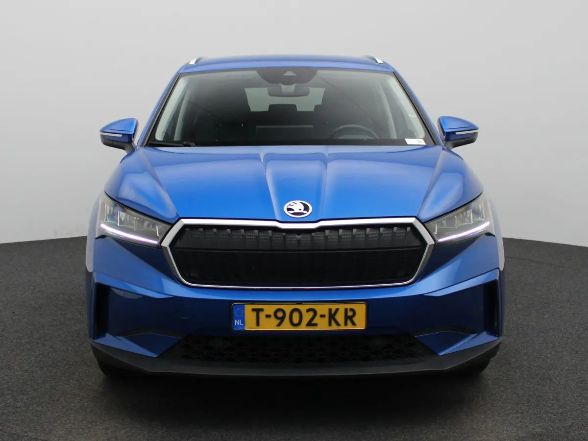80 Business Edition | Apple Carplay / Android Auto | Achteruitrijcamera | Parkeersensoren | Stoelverwarming | Stuurverwarming |
